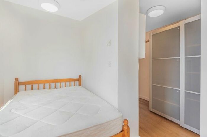 Studio To Rent In Shepherds Bush Road, London, W6