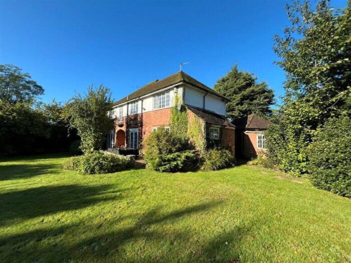 4 Bedroom House To Rent In Dale Close, Hitchin, Hitchin, SG4