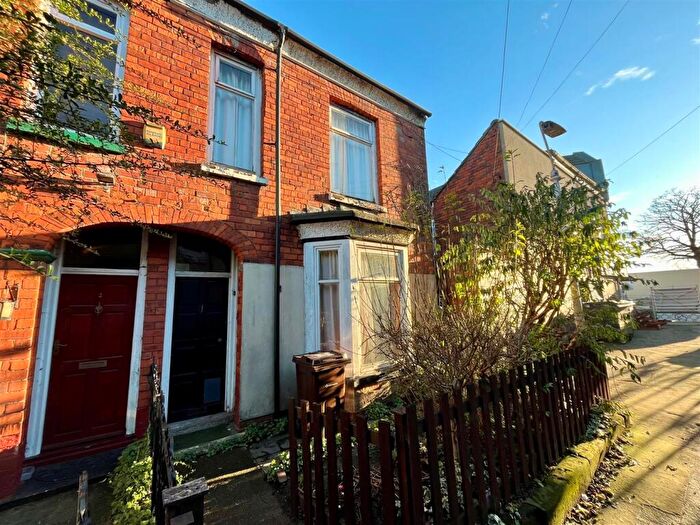 2 Bedroom Semi-Detached House For Sale In Myrtle Villas, Spring Bank, Hull, HU3