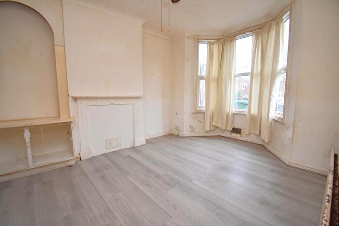 3 Bedroom Terraced House For Sale In Tewson Road, Plumstead, SE18