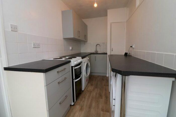 2 Bedroom Flat To Rent In Salmon Parade, Chelmsford CM1