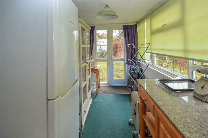 2 Bedroom Bungalow For Sale In Cedar Road, Hutton, Brentwood, CM13