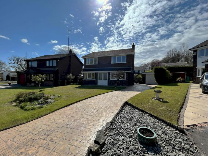 4 Bedroom Detached House To Rent In Willow Hey, Bromley Cross, Bolton, BL7
