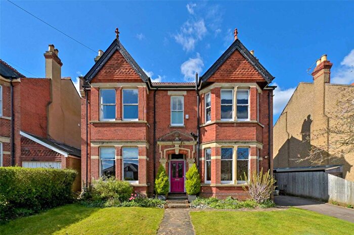 5 Bedroom Detached House For Sale In College Avenue, Maidenhead, Berkshire, SL6