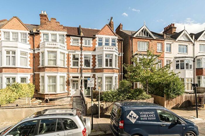2 Bedroom Flat To Rent In Salford Road, Balham, SW2