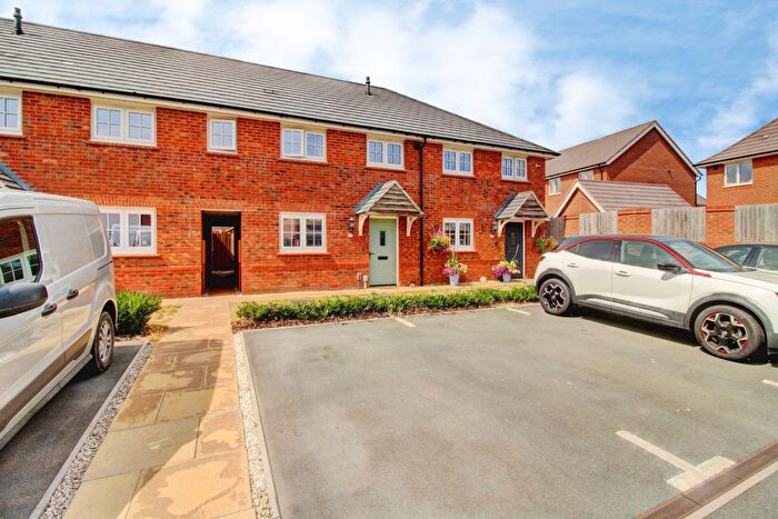 3 Bedroom Semi-Detached House For Sale In Ellastone Way, Tamworth, B77