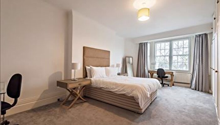 5 Bedroom Flat To Rent In Strathmore Court, St John's Wood, NW8