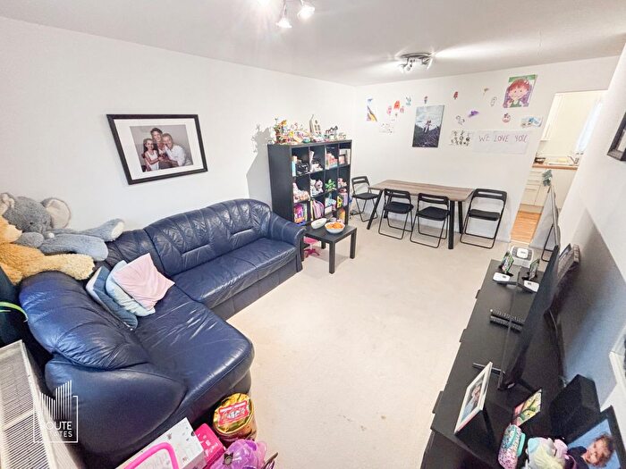 2 Bedroom Flat To Rent In Cherry Blossom Close, Enfield, N13