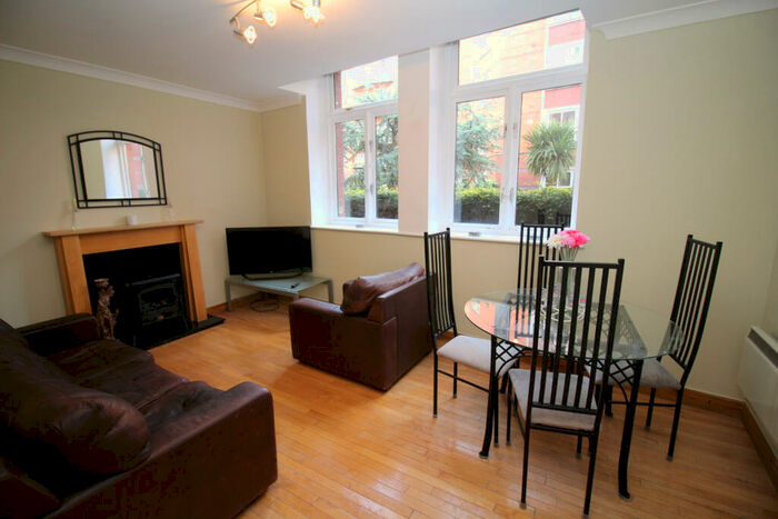 2 Bedroom Apartment To Rent In - Whitworth Street, Granby Village, Manchester, M1