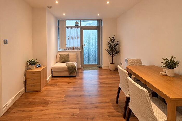 2 Bedroom Flat To Rent In Gerry Raffles Square, London, E15