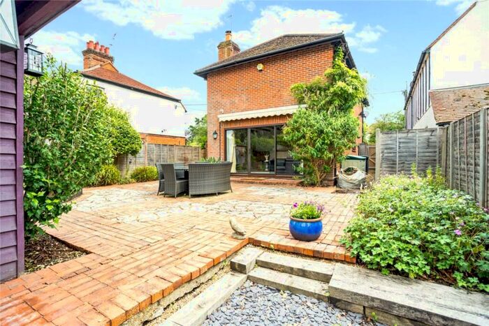 3 Bedroom Detached House To Rent In Burnt Hill Way Wrecclesham, GU10