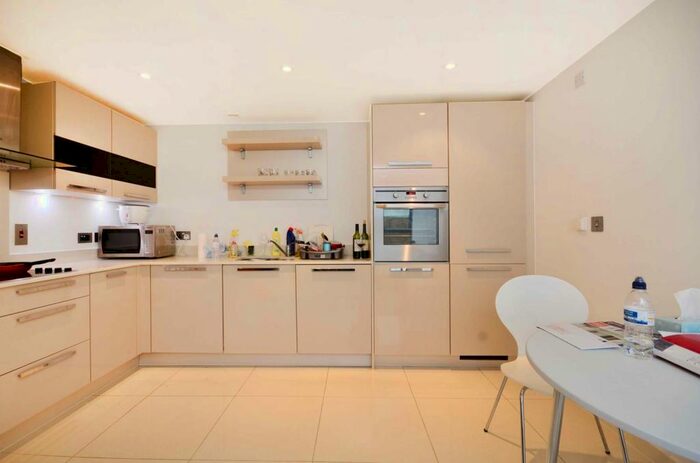 2 Bedroom Flat To Rent In Alexandra Terrace, Guildford, GU1