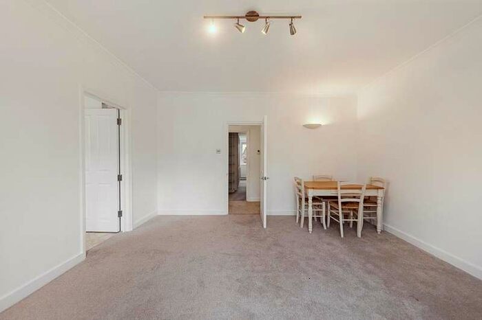 2 Bedroom Apartment To Rent In Richmond Hill, Richmond, TW10