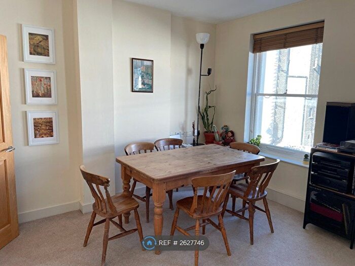 2 Bedroom Flat To Rent In Winchester Street, London, SW1V
