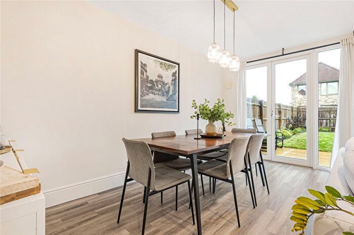 3 Bedroom Detached House To Rent In Norah Way, Headington, OX3