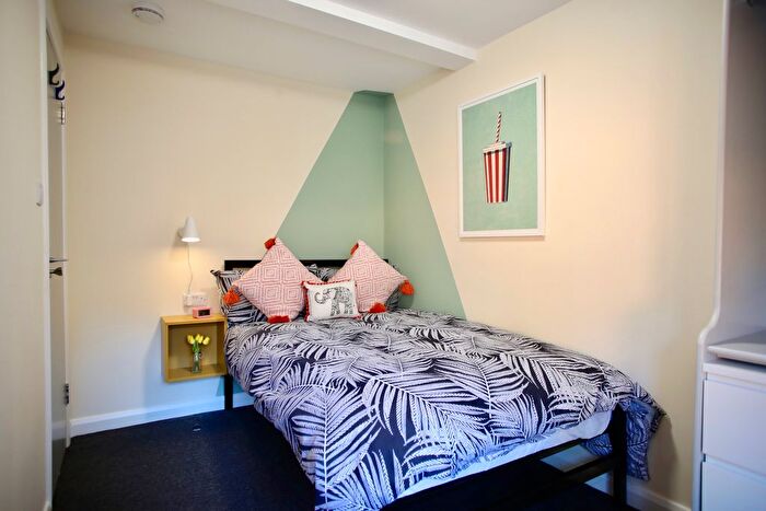 6 Bedroom Detached House To Rent In Walton Bank, Brighton, BN1