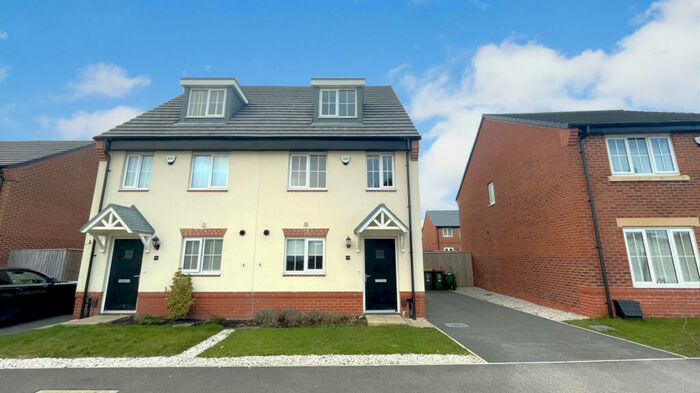 3 Bedroom Semi-Detached House To Rent In Tyneham Way, Cottam, PR4