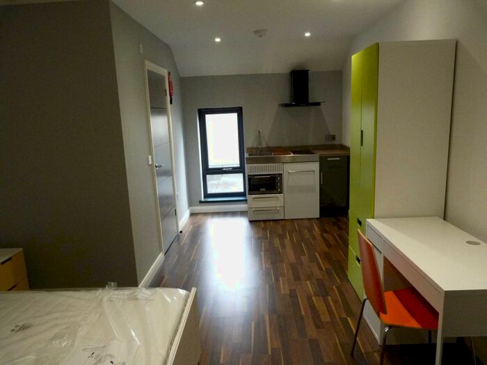 1 Bedroom Studio To Rent In City Road, Roath, CF24