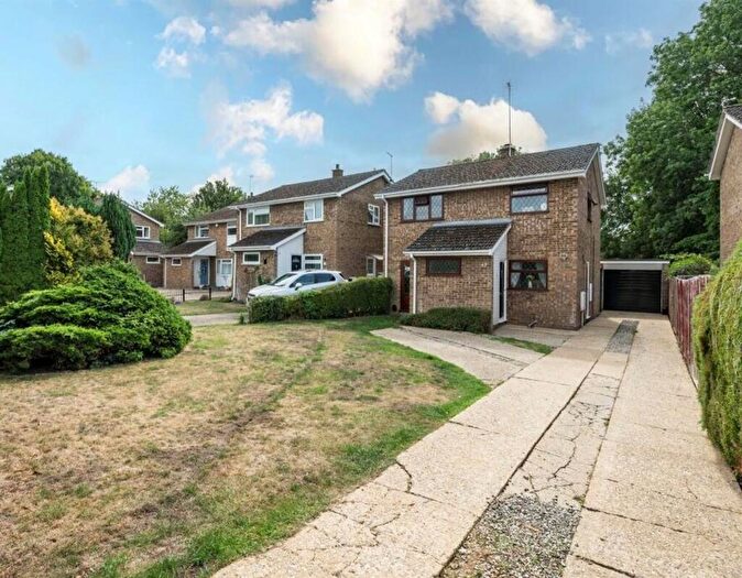 4 Bedroom Detached House For Sale In Long Plough, Aston Clinton, HP22