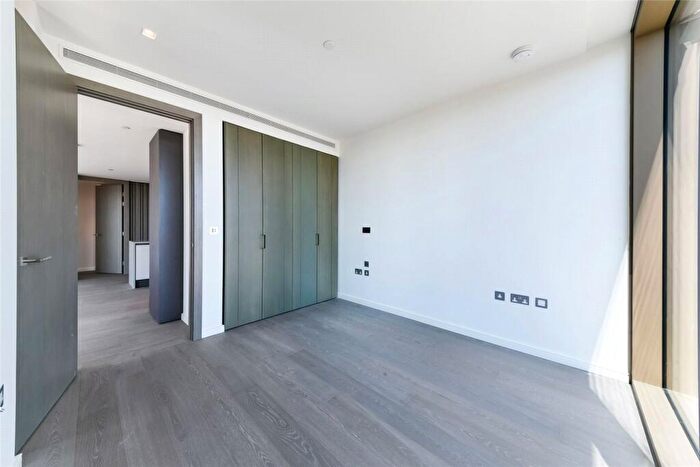 2 Bedroom Apartment To Rent In Park Drive, London, E14
