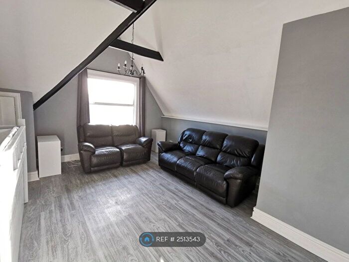 Studio To Rent In Rockmount Road, Upper Norwood, SE19