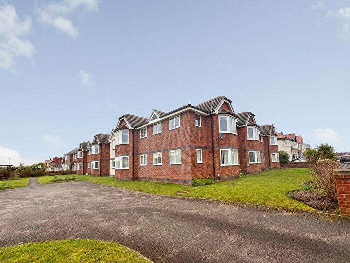 2 Bedroom Apartment To Rent In Clifton Drive North, Lytham St. Annes, Lancashire, FY8
