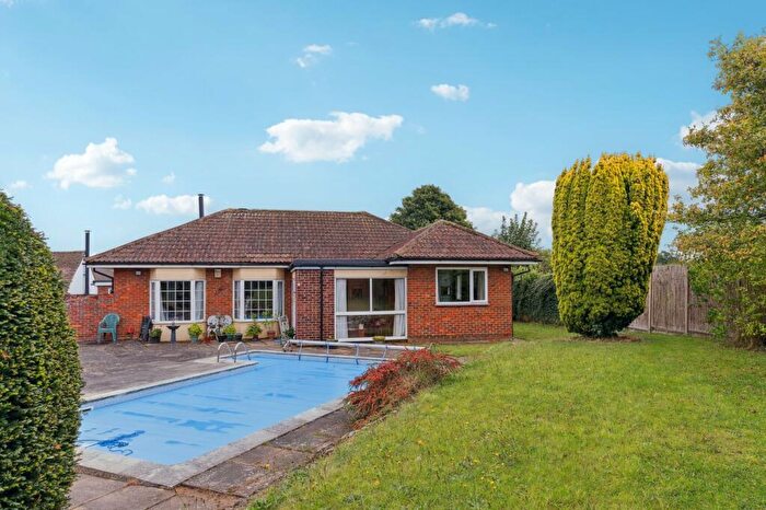 4 Bedroom Bungalow For Sale In Waterdell Lane, St Ippolyts, Hitchin, SG4