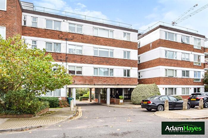1 Bedroom Flat To Rent In Charlton Lodge, Temple Fortune, NW11