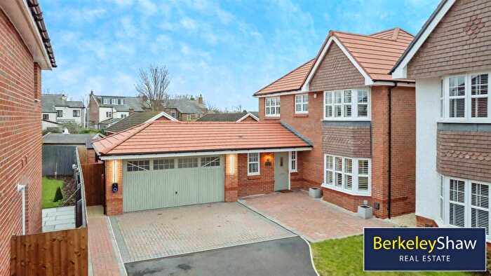 4 Bedroom Detached House For Sale In Hollow Drive, Thornton, Liverpool, L23
