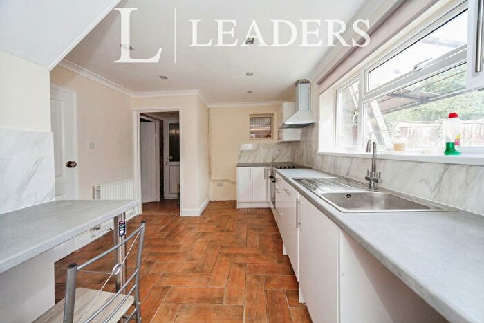 3 Bedroom Semi-detached House To Rent In Morcom Road, Dunstable, Bedfordshire, LU5