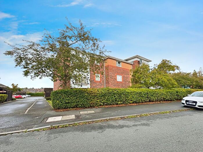 2 Bedroom Flat For Sale In Poplar Drive, Stoke-On-Trent, ST3