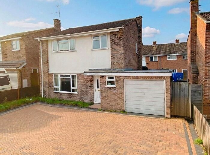 4 Bedroom Detached House For Sale In New Road, Newbury, RG14