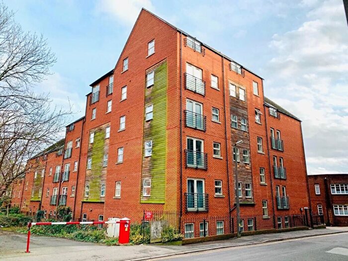 2 Bedroom Flat For Sale In Wesleyan Court, Lincoln, LN2