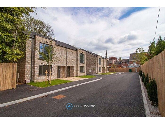 4 Bedroom Semi-Detached House To Rent In Lawn Drive, Manchester, M16