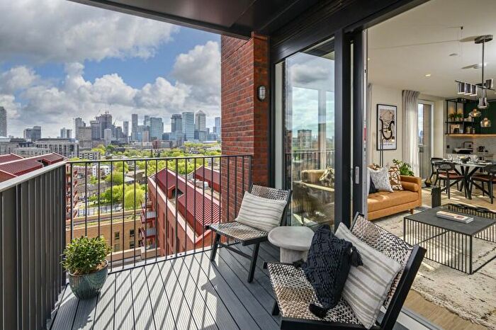 1 Bedroom Apartment For Sale In Heron Wharf, Leven Road, London, E14