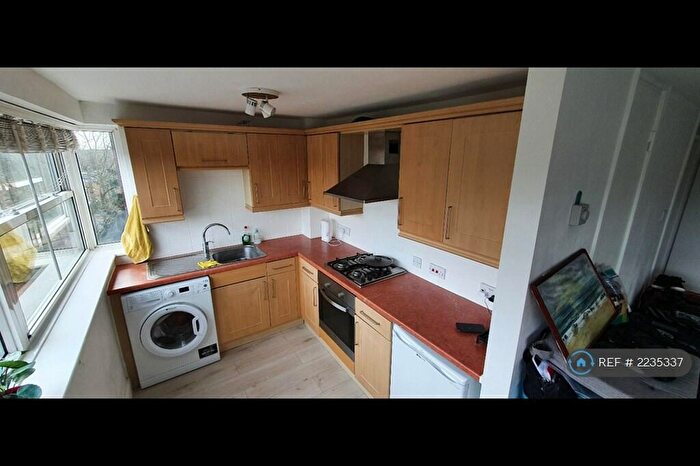 1 Bedroom Flat To Rent In Fairview Court, London, NW4