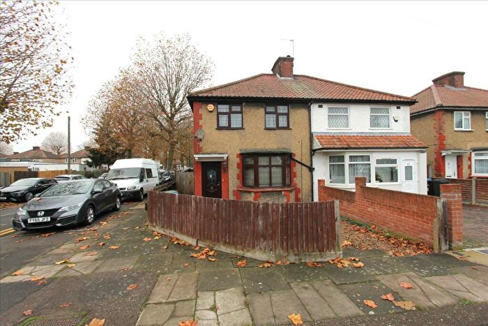 3 Bedroom House To Rent In Aberdare Road, London, EN3
