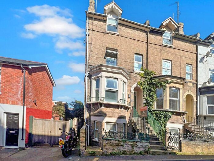 7 Bedroom End Of Terrace House For Sale In Alexandra Road, Colchester, CO3