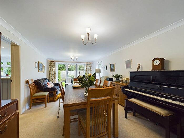 4 Bedroom Detached House For Sale In The Finches, Hitchin, SG4