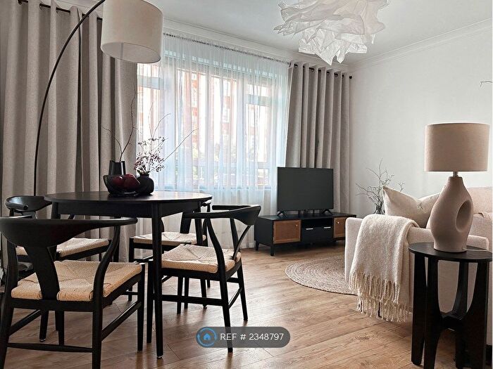 2 Bedroom Flat To Rent In Winchilsea House, London, NW8