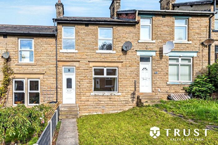 3 Bedroom Terraced House For Sale In Bankfoot Street, Batley, WF17
