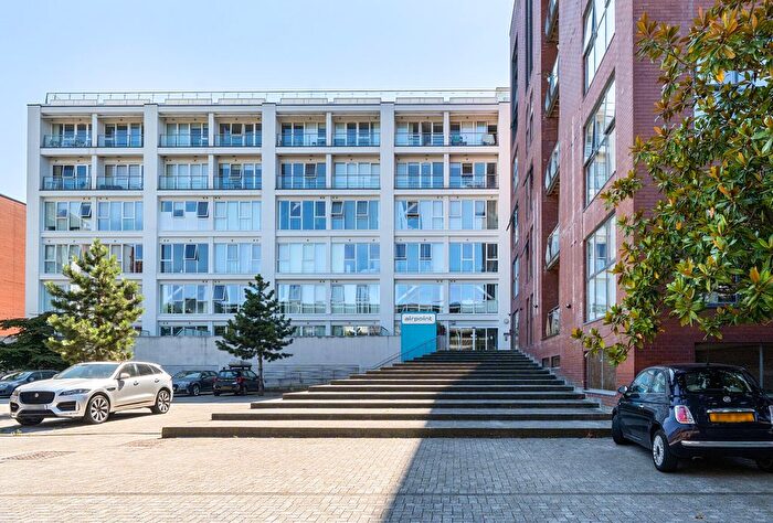 1 Bedroom Flat For Sale In Skypark Road, Bristol, Somerset, BS3