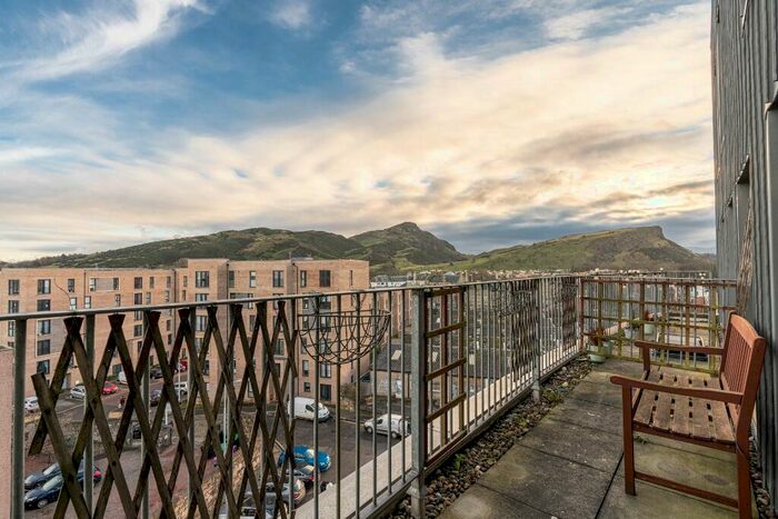 3 Bedroom Flat To Rent In Abbey Lane, Abbeyhill, Edinburgh, EH8