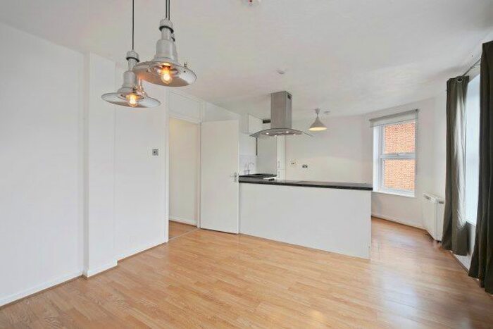 1 Bedroom Flat To Rent In Chiswick High Road, Chiswick, W4