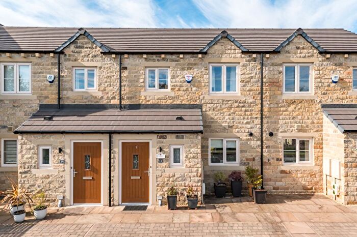 2 Bedroom Town House For Sale In Highfell Grove, Harden, Bingley, West Yorkshire, BD16