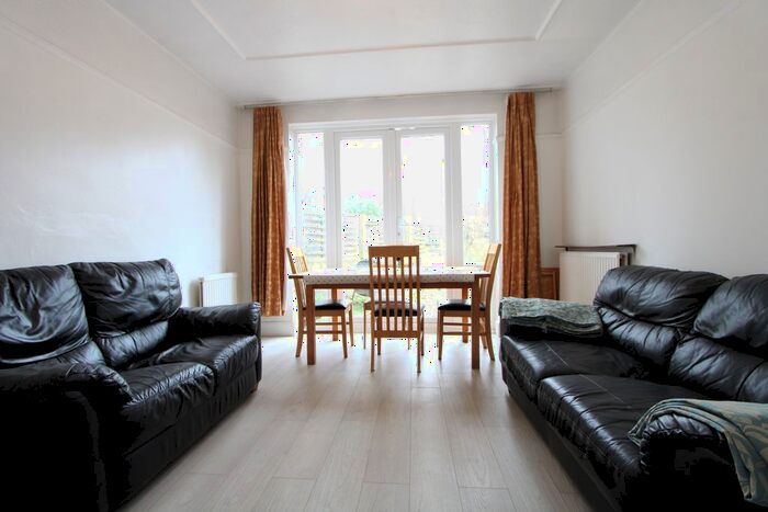 4 Bedroom Terraced House To Rent In Holdernesse Road, London, SW17