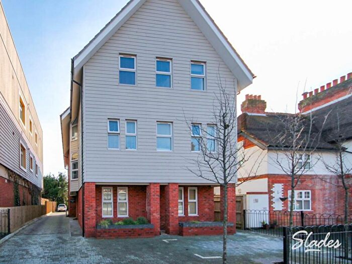 2 Bedroom Apartment To Rent In Lymington Road, Highcliffe, Christchurch, BH23