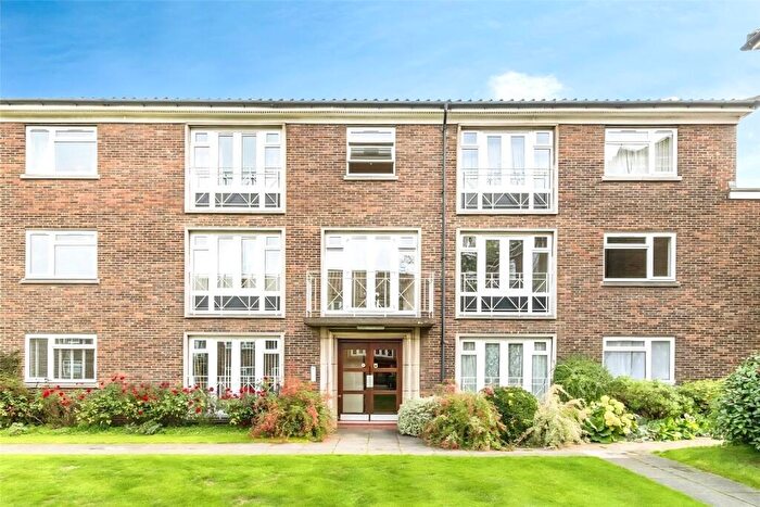 2 Bedroom Apartment To Rent In Addiscombe Road, Croydon, CR0