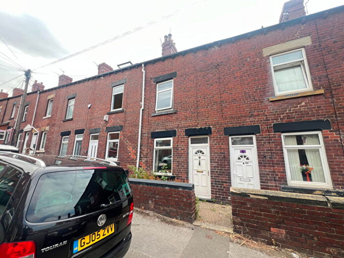 3 Bedroom Terraced House To Rent In Mount Street, Barnsley, S70