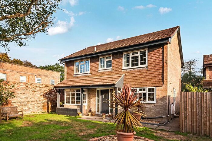 4 Bedroom Detached House For Sale In Clarendon Park, Lymington, SO41